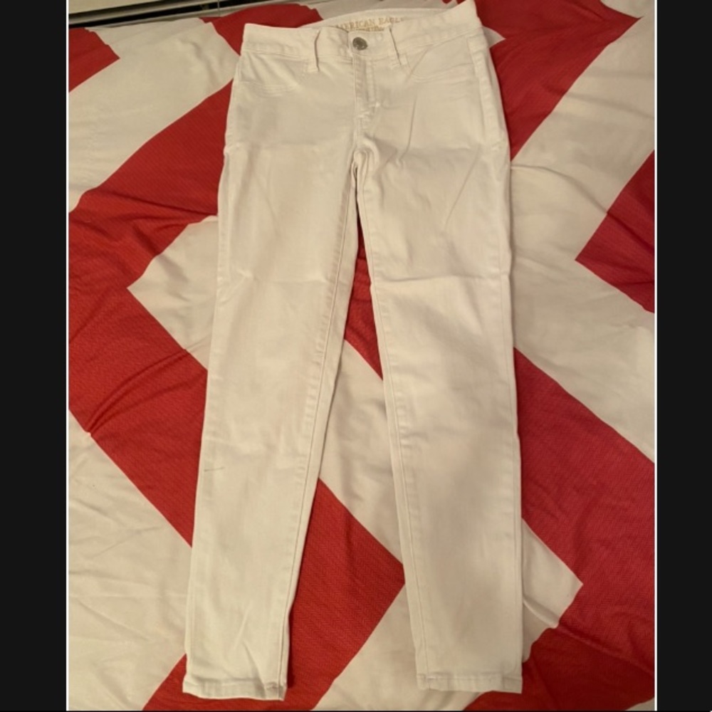 White skinny jeans